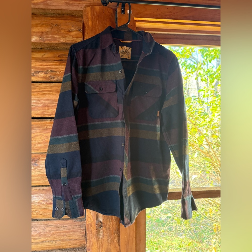 Men’s flannel size small